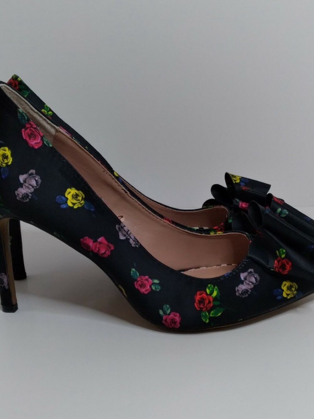 Betsey Johnson Black Floral Bow Pumps with Multicolor Roses